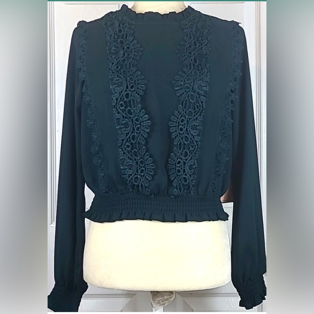 “BLASHE” Dark Blue/Green Long Sleeve Blouse. Size M  NWT